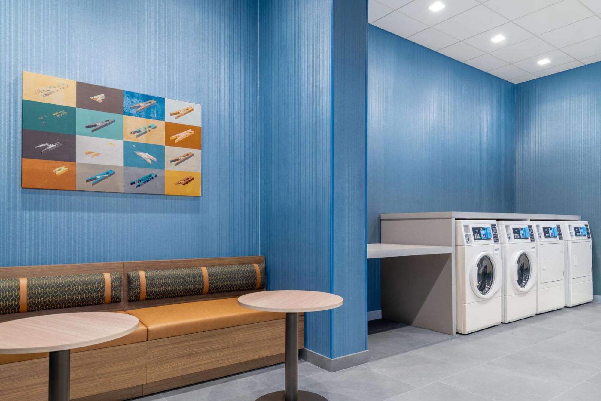 Homewood Suites By Hilton Holland Extérieur photo