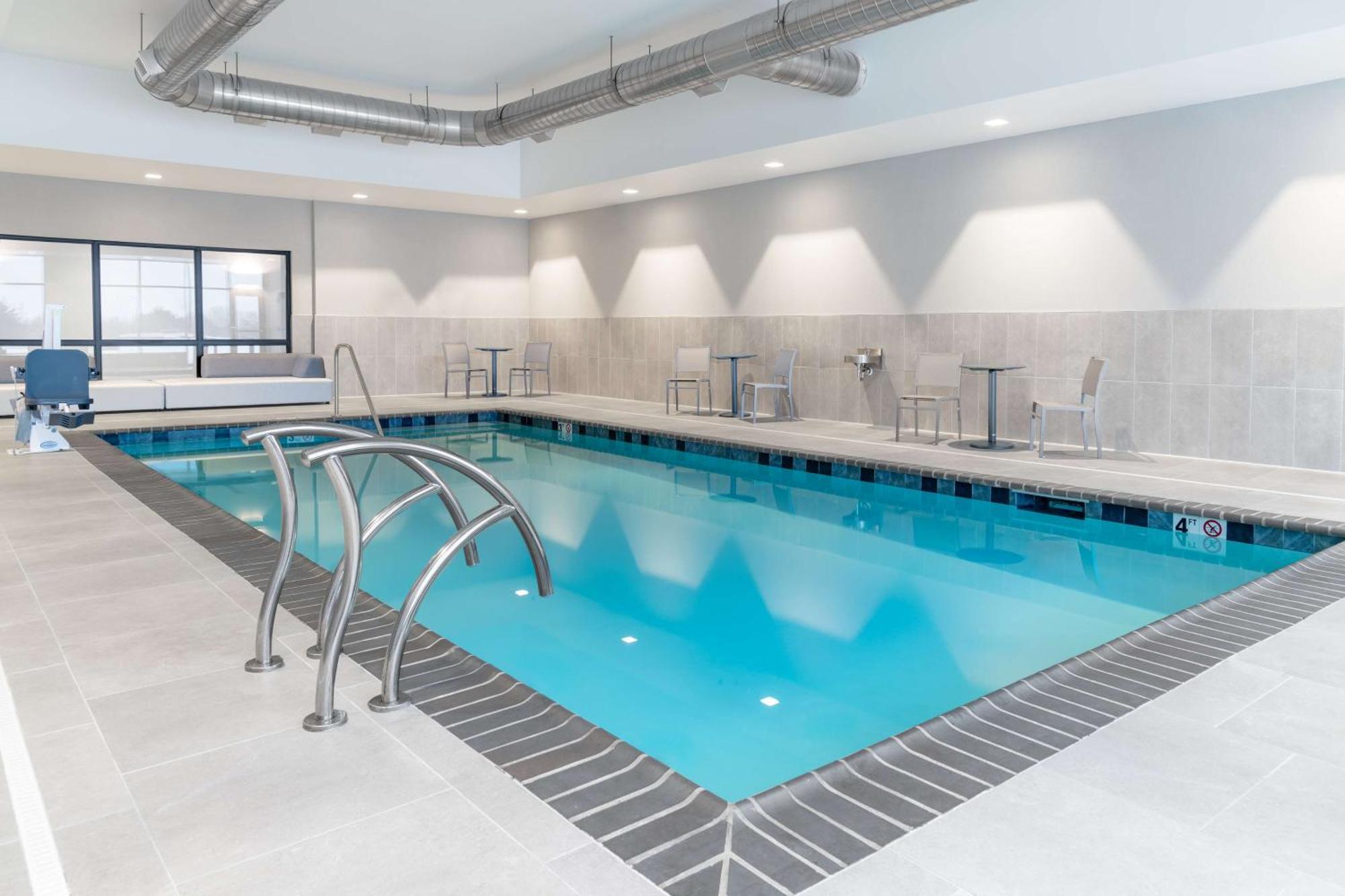 Homewood Suites By Hilton Holland Extérieur photo